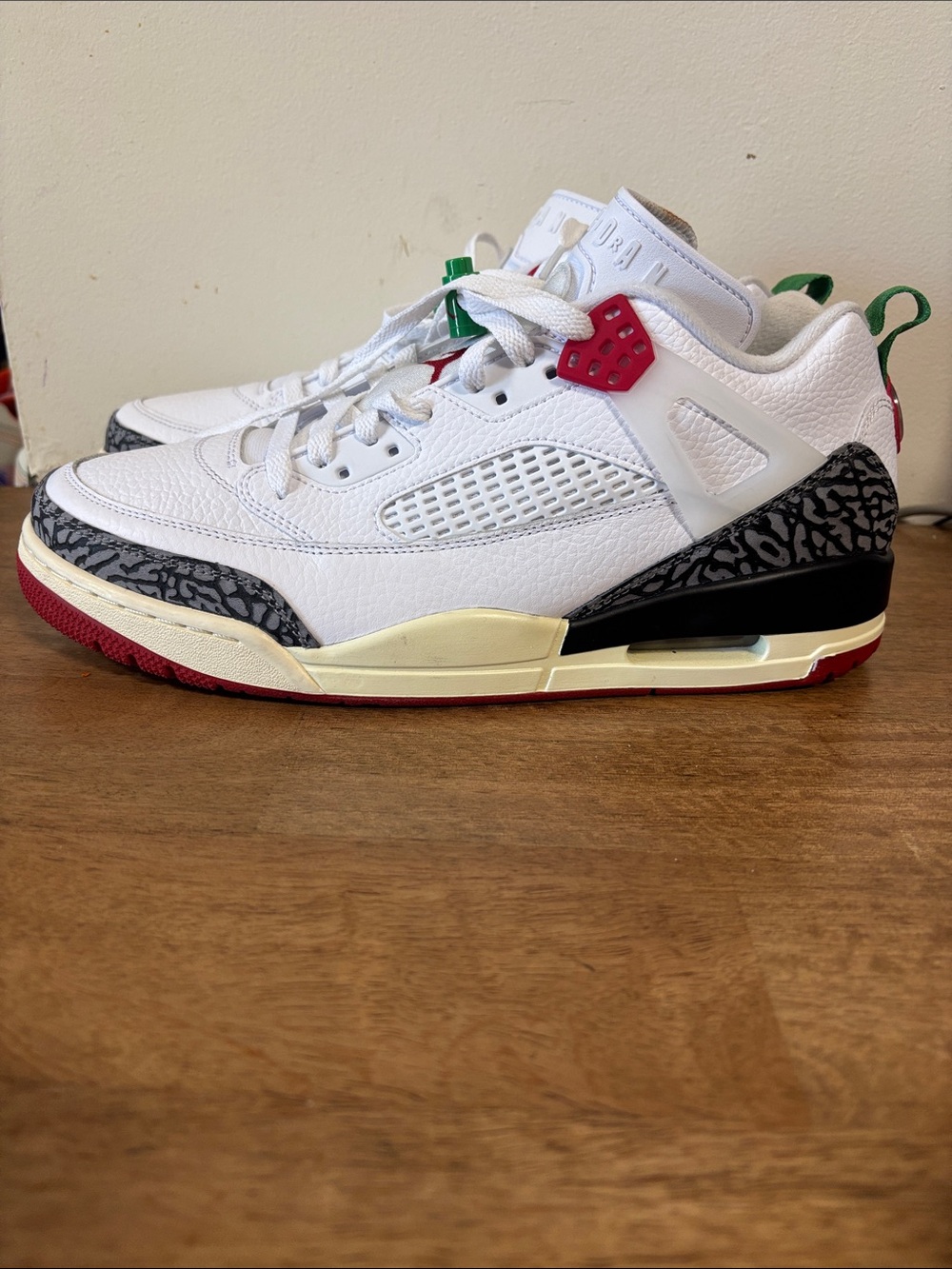 Authentic Air Jordan Spizike The Right thing Low top Men's Sneakers size 10.5